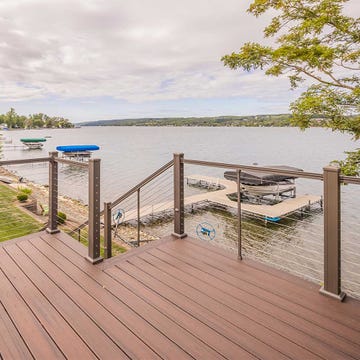 An End Post With Fittings for Key-Link Horizontal Cable Railing